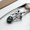 Handgemaakte paddenstoelenclusterketting met groen glas en zilverkleurig koper