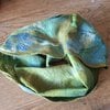 Handgevilte colsjaal van merinowol en zijde – Groen & Blauw