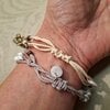Natuurlijke armband van Tsjechische glaskralen & schuifknoop