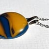 RVS ketting met uniek Blauw en Oranje glas hanger