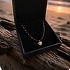 Elegante ketting met zwarte Agaat & hart – RVS 16K verguld