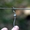 Handgemaakte enkele paddenstoelenoorbel en zilverkleurig koper