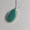 Kustbeweging - RVS ketting met uniek glas hanger