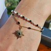 Luxe Dubbele Armband – 16K Goud Verguld RVS met Zwarte Steen & Zonhanger