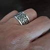 Ring Silvertorn; stoer, sierlijk en uniek