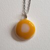 RVS ketting met uniek "Gele Golf" glas hanger