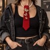 Aparte rode vlinder stropdas ketting dames – luxe accessoire met broche Eye catcher