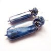 Blauwe agaat oorbellen met lampwork glaskraal in sterling zilver