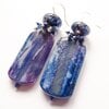 Blauwe agaat oorbellen met lampwork glaskraal in sterling zilver