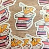 Boek dragon sticker, transparant, vaatwasser proof 4,7x6 cm