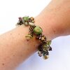 Bosgroene Statement Armband – Handgemaakte Lampwork Glaskralen & Vintaj Brass