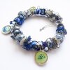 Delftsblauwe armband met bloemenkralen en oud-Hollandse bedels