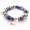 Delftsblauwe armband met bloemenkralen en oud-Hollandse bedels