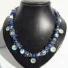 Delftsblauwe ketting met bloemenkralen en oud-Hollandse bedels