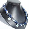 Delftsblauwe ketting met bloemenkralen en oud-Hollandse bedels