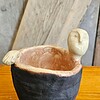Handgemaakt keramisch zeepbakje met figuur