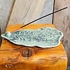 Handgemaakte keramische wierookhouder – groen met boho patroon