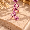 Handgemaakte Roze Spiraalring met Beige Kralen | Verstelbare Statement Ring – Cleopatra's World