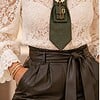 Unieke handgemaakte stropdasketting groen met vlieg | Statement tie necklace | Upcycled tie jewelry
