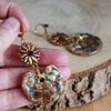 Ancient Treasures & Bohemian Soul, artistieke oorbellen met keramische hangers