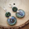 Ancient Treasures & Bohemian Soul, artistieke oorbellen met keramische hangers
