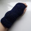 Donkerblauwe vingerloze handschoenen | Gebreide polswarmers