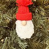 Handgemaakte kersthangers kerstman in rood – set van 4 stuks