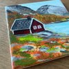 Handgeschilderd tegeltje – Het rode huisje| 10 × 10 cm