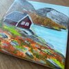 Handgeschilderd tegeltje – Het rode huisje| 10 × 10 cm