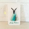 Kies 1 van de vijf glazen hangers. Oceaan - zee hanger ketting: handgemaakt aqua blauw /creme wit glazen sieraad, op zee geïnspireerd.