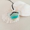 Oceaan - zee hanger ketting: handgemaakt aqua blauw glazen sieraad, medaillon, op zee geïnspireerd betekenisvol cadeau