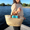 Rieten strandtas met schelpen