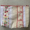 Rood toilettasje / etui van vintage band en kant