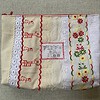 Rood toilettasje / etui van vintage band en kant
