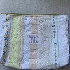 Toilettasje / etui gemaakt van vintage kant en band