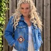 Upcycled Denim Jasje – Granny Squares & Rode Franjes – One of a Kind