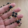 Zwarte Elegantie & Gouden Bloemen, handgeweven ketting met lavasteen en obsidiaan
