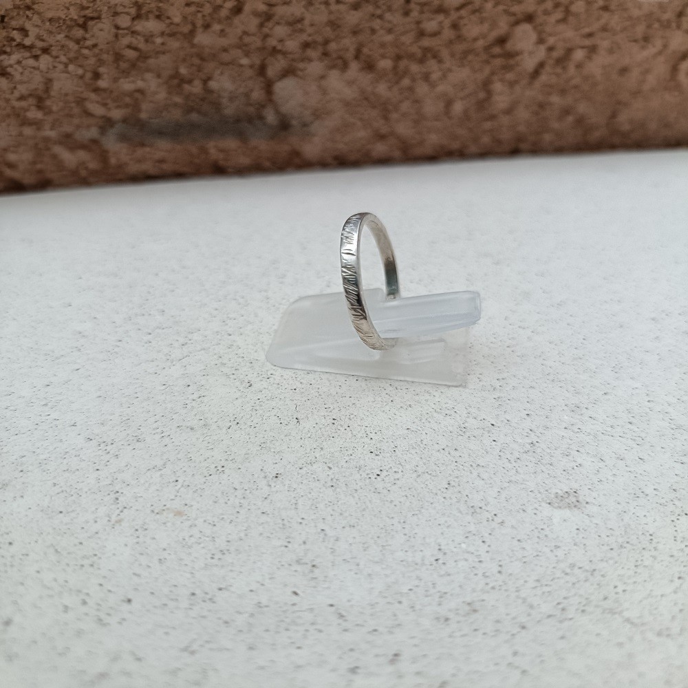 Zilveren ring met stoere structuur - 76188.jpeg Zilveren ring met stoere structuur