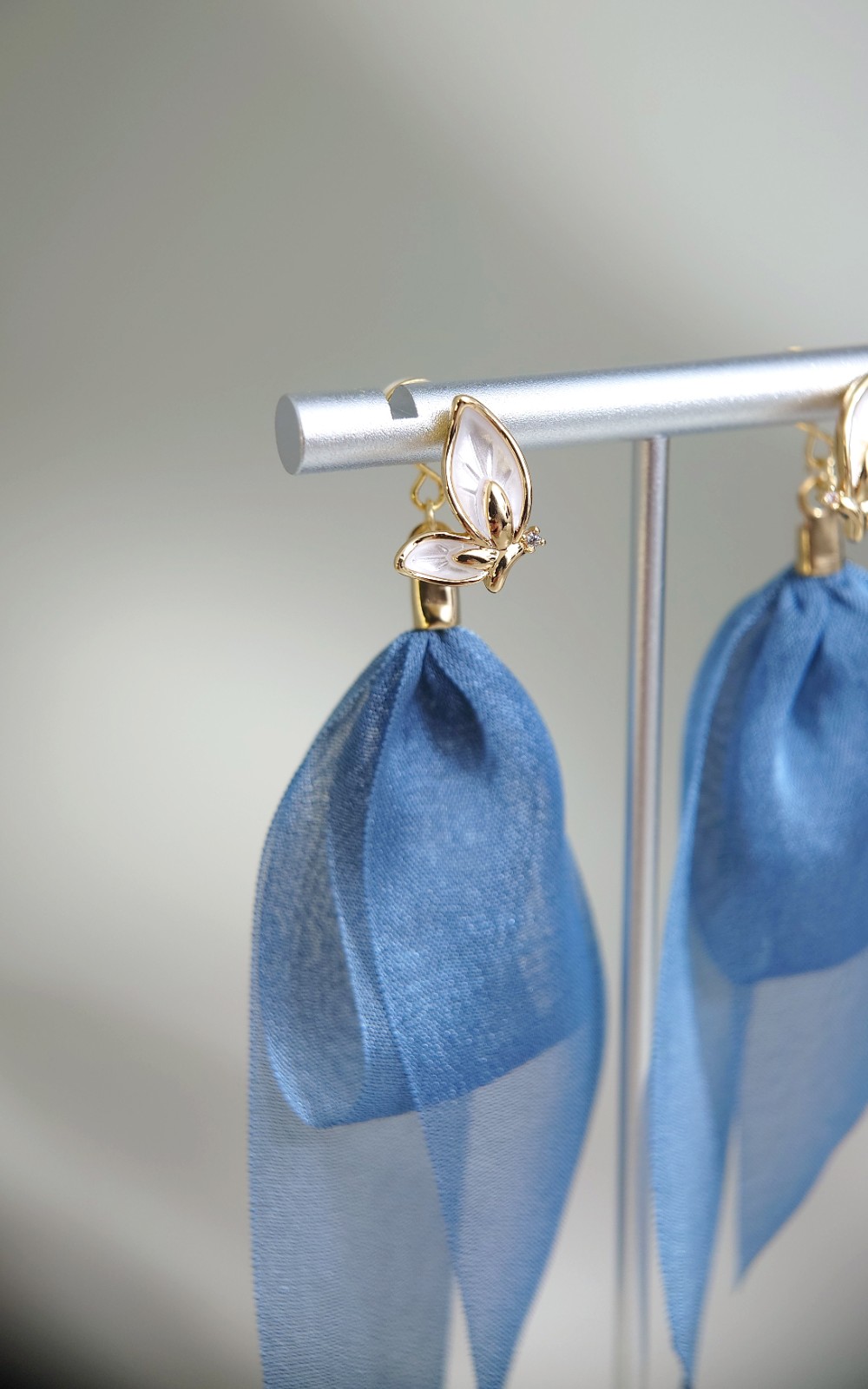 Handgemaakte Japanse Blauwe Veil Oorbellen – S925 Zilver