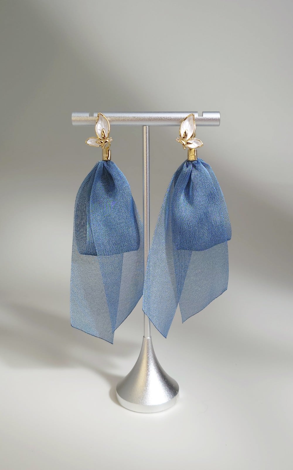 Handgemaakte Japanse Blauwe Veil Oorbellen – S925 Zilver