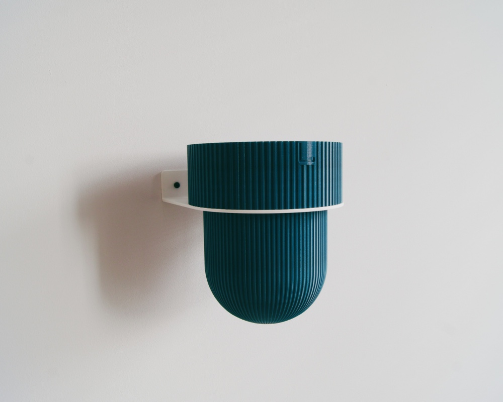 STERKSTAEL Flora S Eco Pot Petrol Green - bloempothouder - kleur houd… - 87741 STERKSTAEL Flora S Eco Pot Petrol Green - bloempothouder - kleur houder wit - kleur pot donkergroen - inclusief bloempot ø12cm - poedercoating - staal