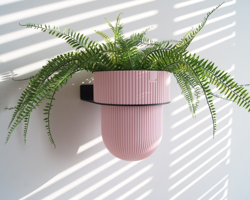 STERKSTAEL Flora S Eco Pot Pink Blossom - bloempothouder - kleur houder zwart - kleur pot zacht roze - inclusief bloempot ø12cm - poedercoating - staal