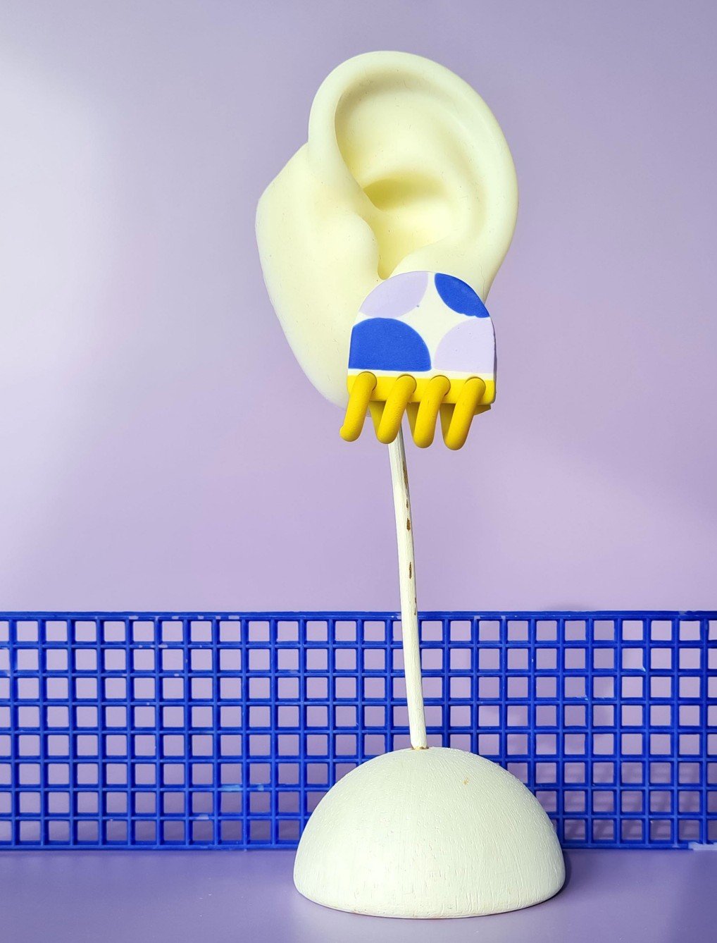 Blue, violet & yellow patterned color block earrings. Handmade polymer clay statement dangles. 80s memphis group, bold dopamine jewelry. - 71677.jpeg Kleurrijke, handgemaakte oorbellen met geel, lila en blauw patroon. Lichtgewicht, dopamine statement Memphis Polymeerklei oorbellen