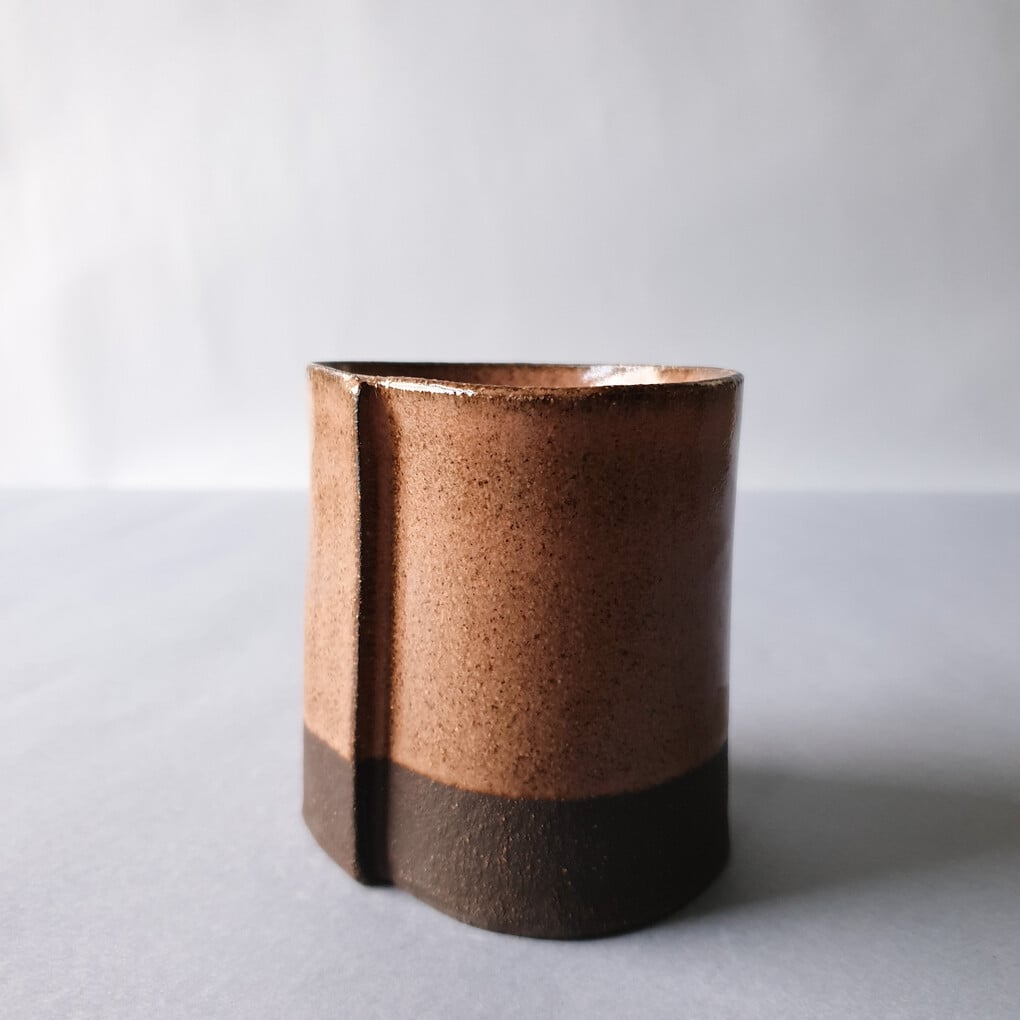 koffiemok-64613835-3338-6630-6462-663234383333-v3.jpeg Handgemaakte koffiemok van keramiek met roze glazuur