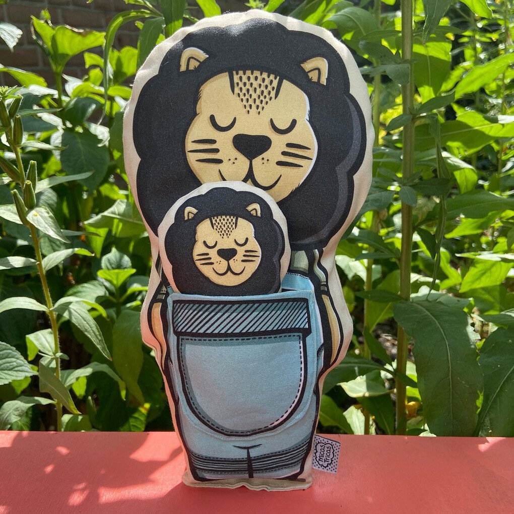 lion01-32383237-3036-3662-3632-616134336333-v3.jpeg Leeuw knuffel - canvas