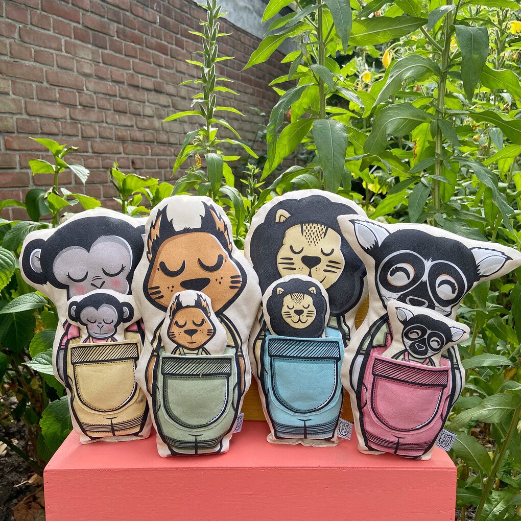 monkey09-65366636-3265-3136-3533-653634643663-v3.jpeg Aapje knuffel - canvas