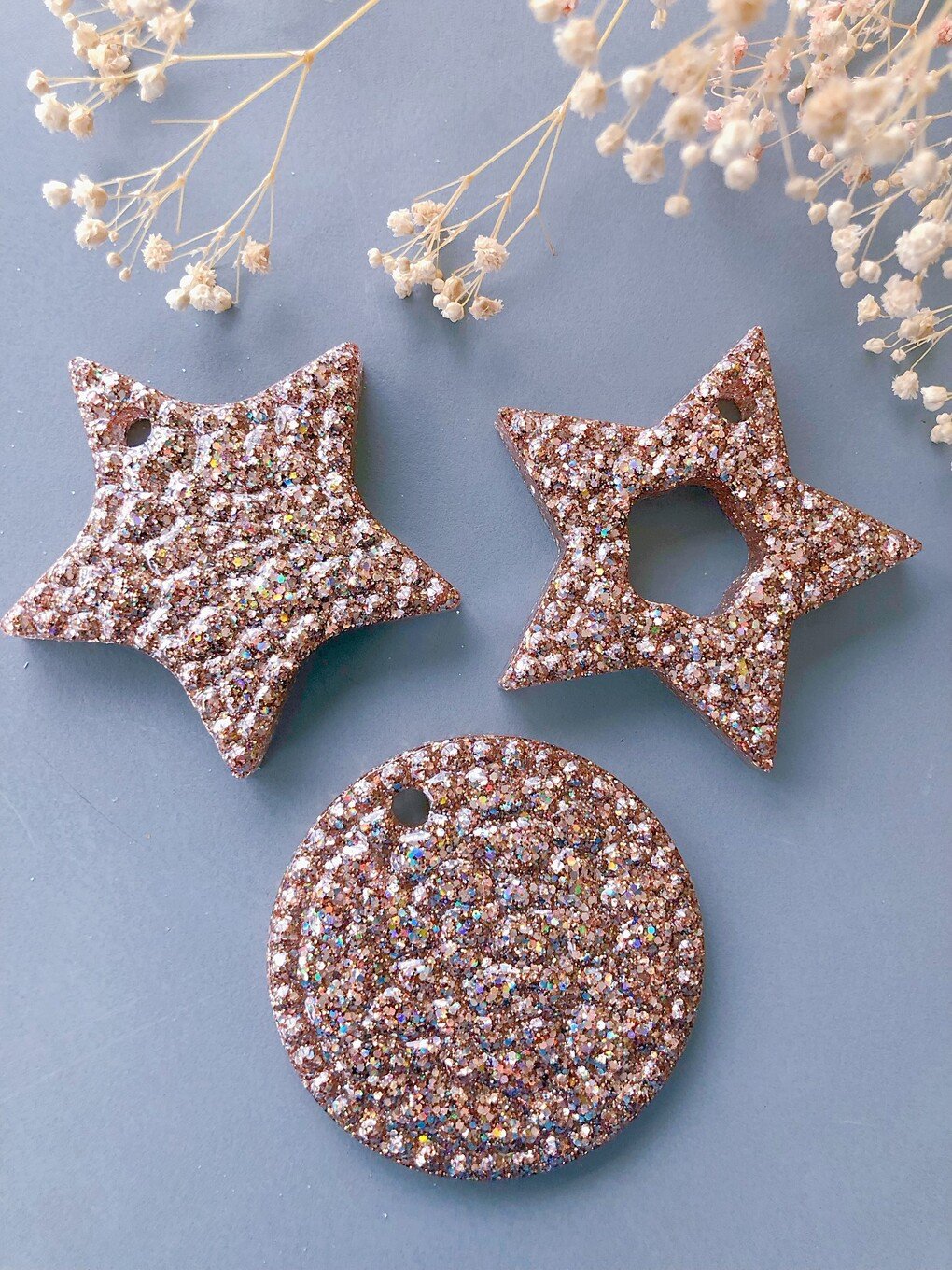 epoxy-resi-33656630-3535-3731-6431-396634376133-v3-1.jpeg Decoratieve Hangers - maak je eigen home deco van giethars!