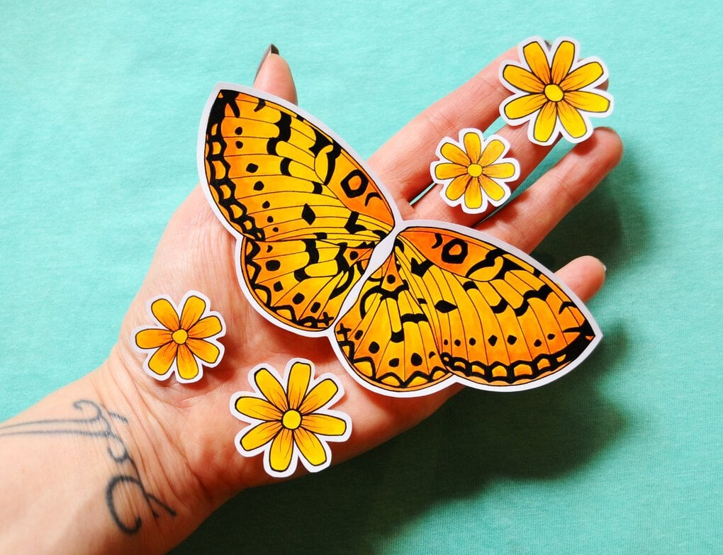 Hand getekende Sticker Set, Oranje Vlinder Vleugels, Bloemen