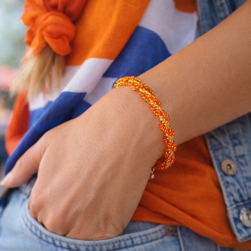 Sinaasappel & Zonlicht, handgeweven spiraal armband