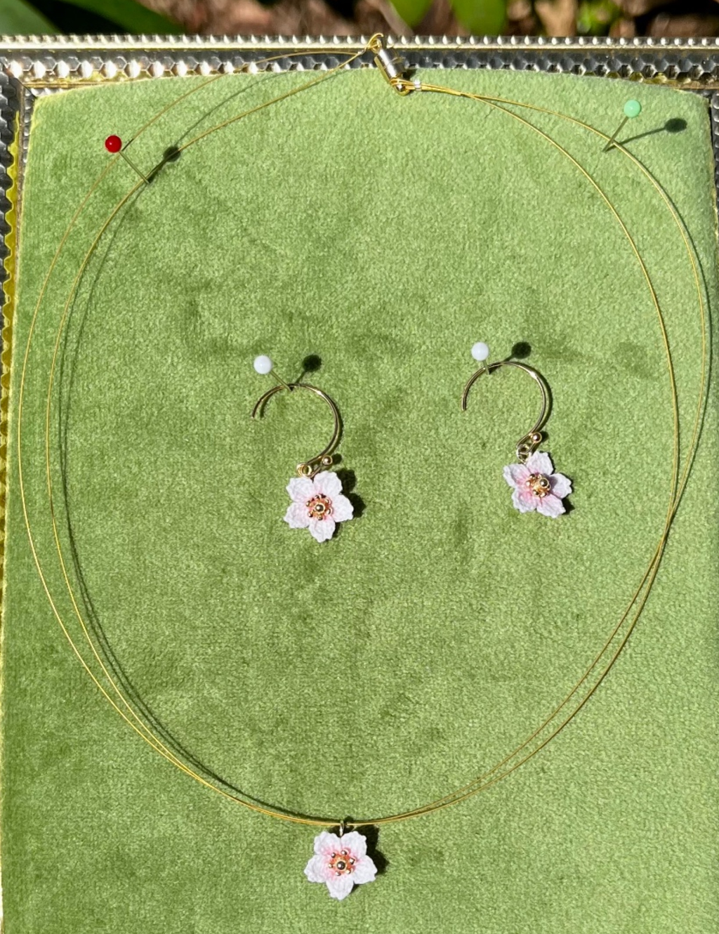 Micro gehaakte kersenbloesem sieradenset